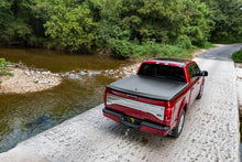 Load image into Gallery viewer, UnderCover 07-13 Chevy Silverado 1500 5.8ft SE Bed Cover - Black Textured