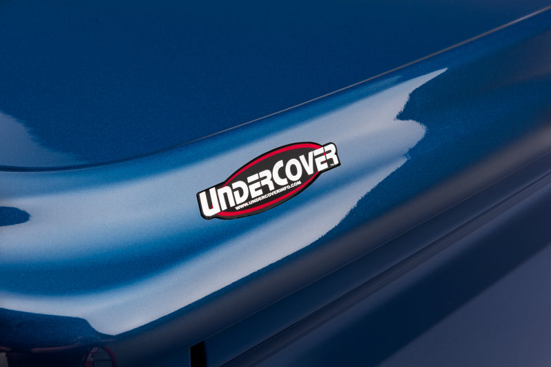UnderCover 16-18 Toyota Tacoma 6ft Lux Bed Cover - Blue Effect (Req Factory Deck Rails)